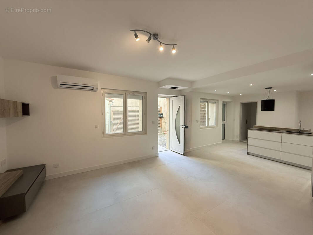 Maison à VILLENEUVE-LES-BEZIERS