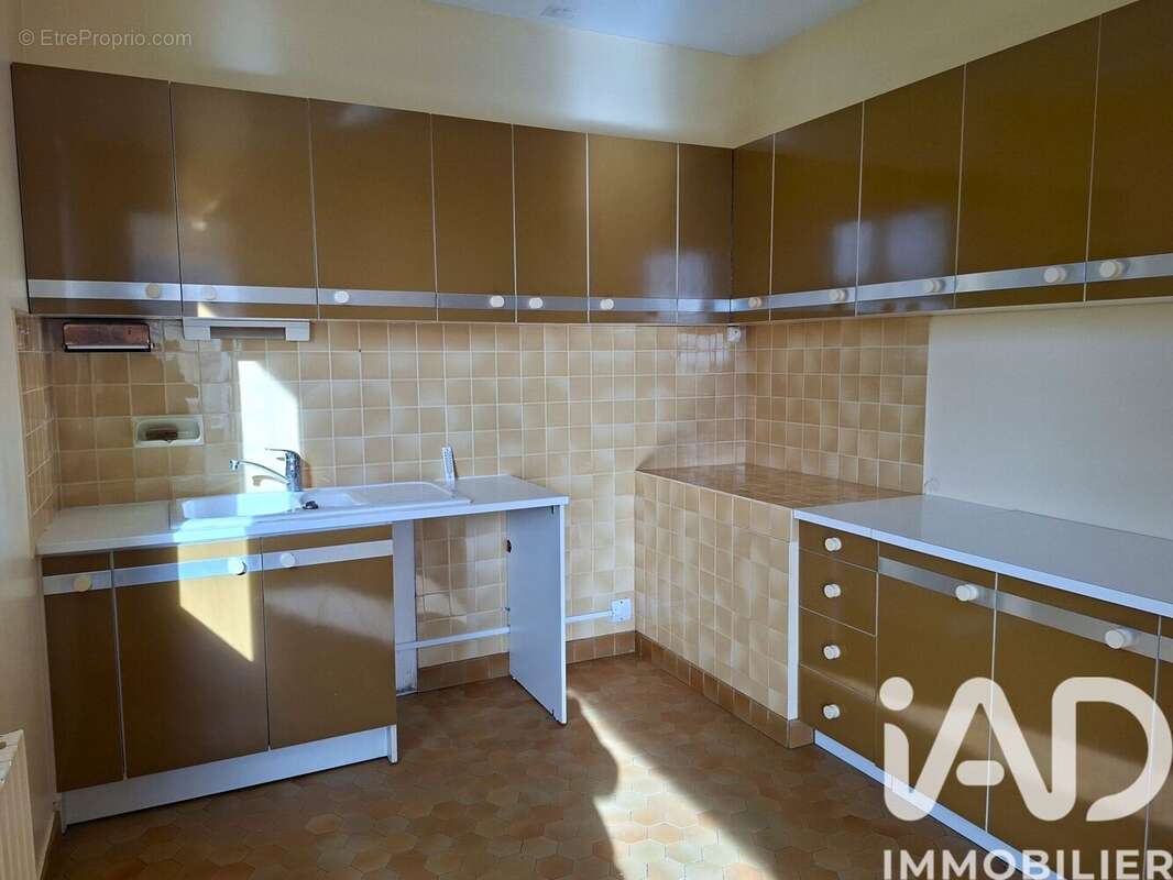 Maison 130 m² à Saint-Sornin  - photo 9