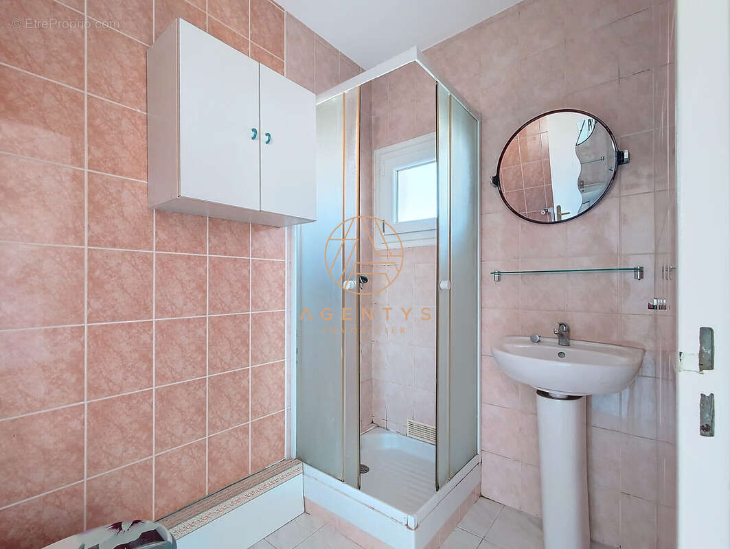 Appartement à SAINT-MAUR-DES-FOSSES