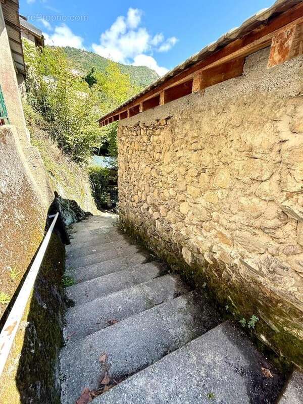 Maison 86 m² à Luzenac  - photo 24