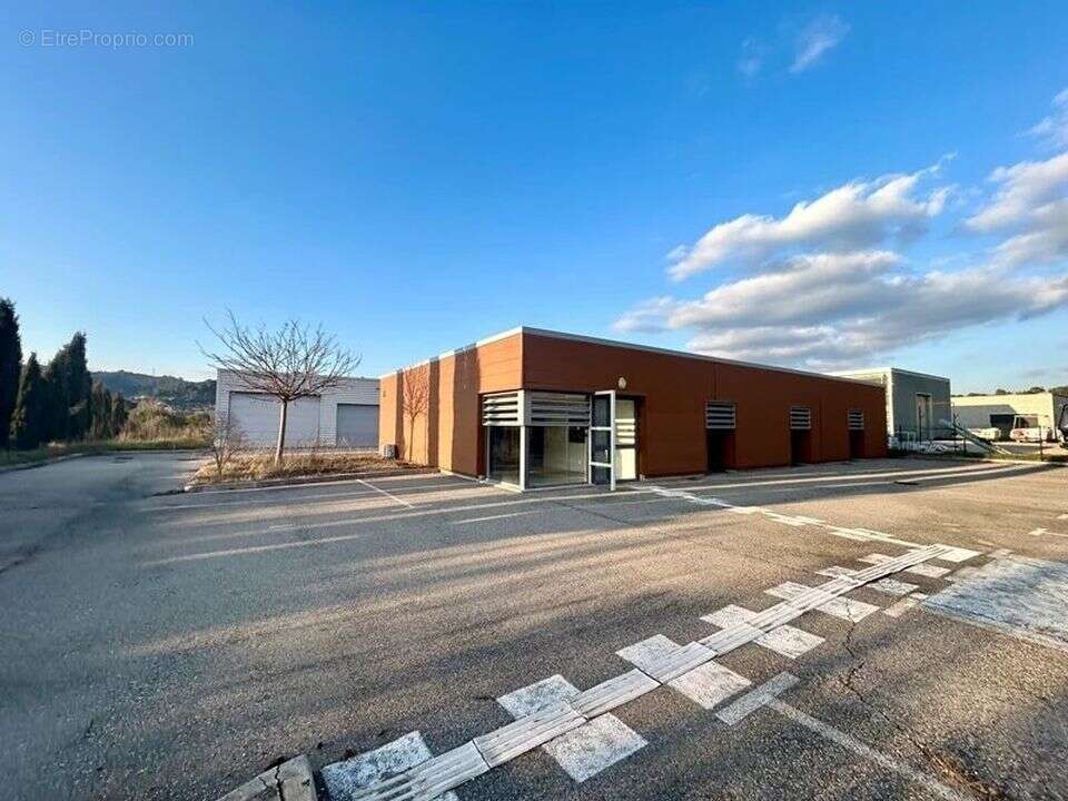 Commerce à GREOUX-LES-BAINS