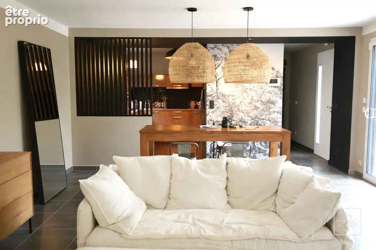 Centre village de Limonest, duplex de 111m² en rez de jardin de 290m² clos + garage - photo 7