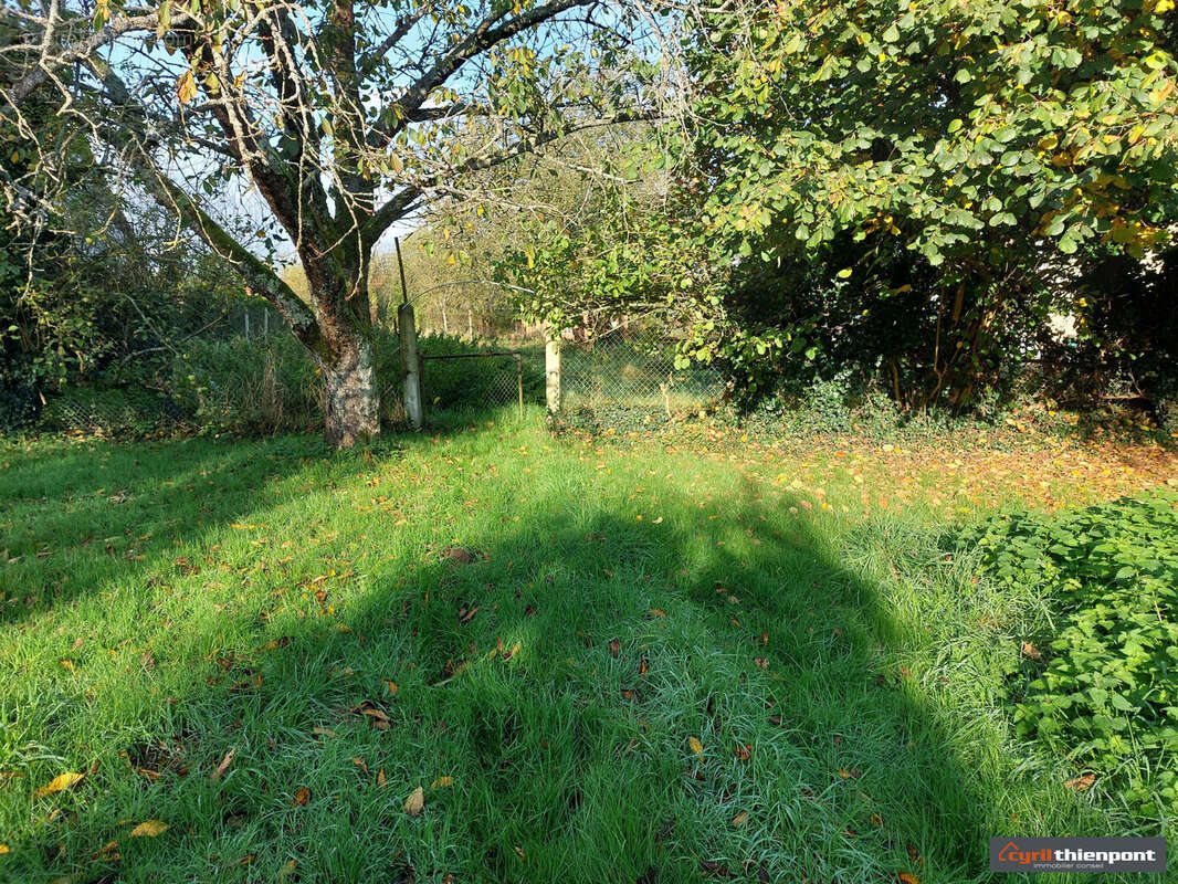 Terrain à CAOURS