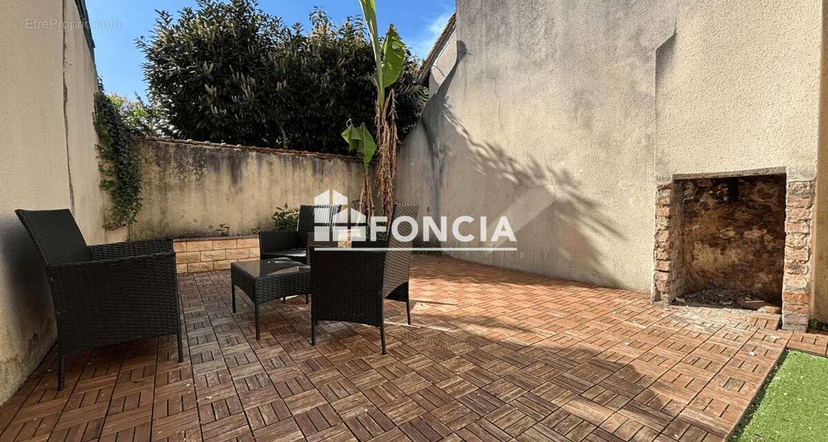 Maison à DAME-MARIE-LES-BOIS