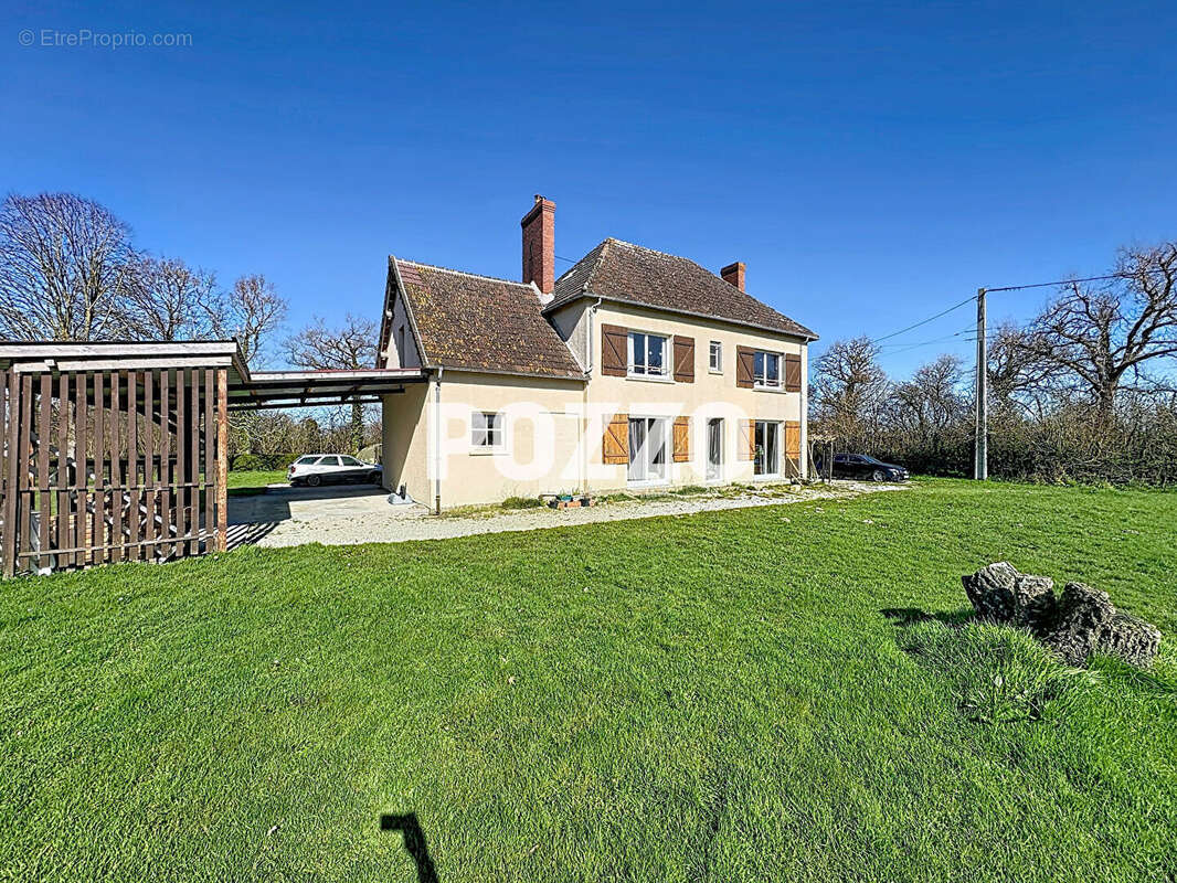 Maison à AUXAIS