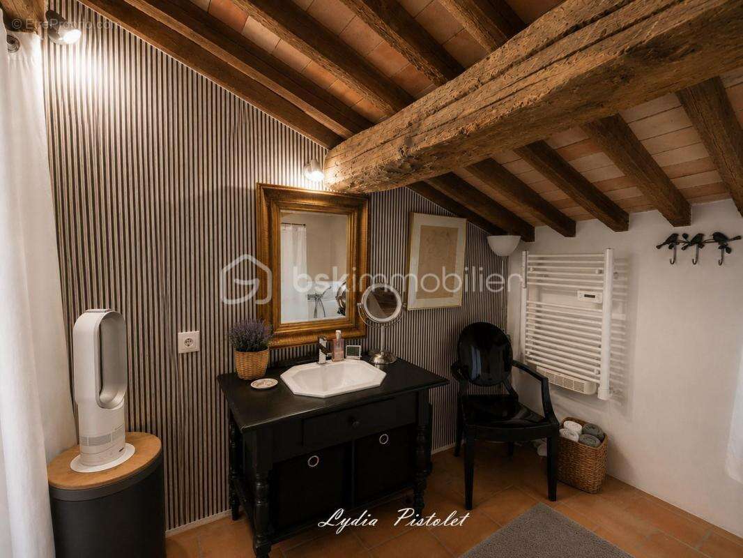 NOUVEAUTÉ - SAIGNON (84) - Authentique maison de village avec extérieur - photo 15