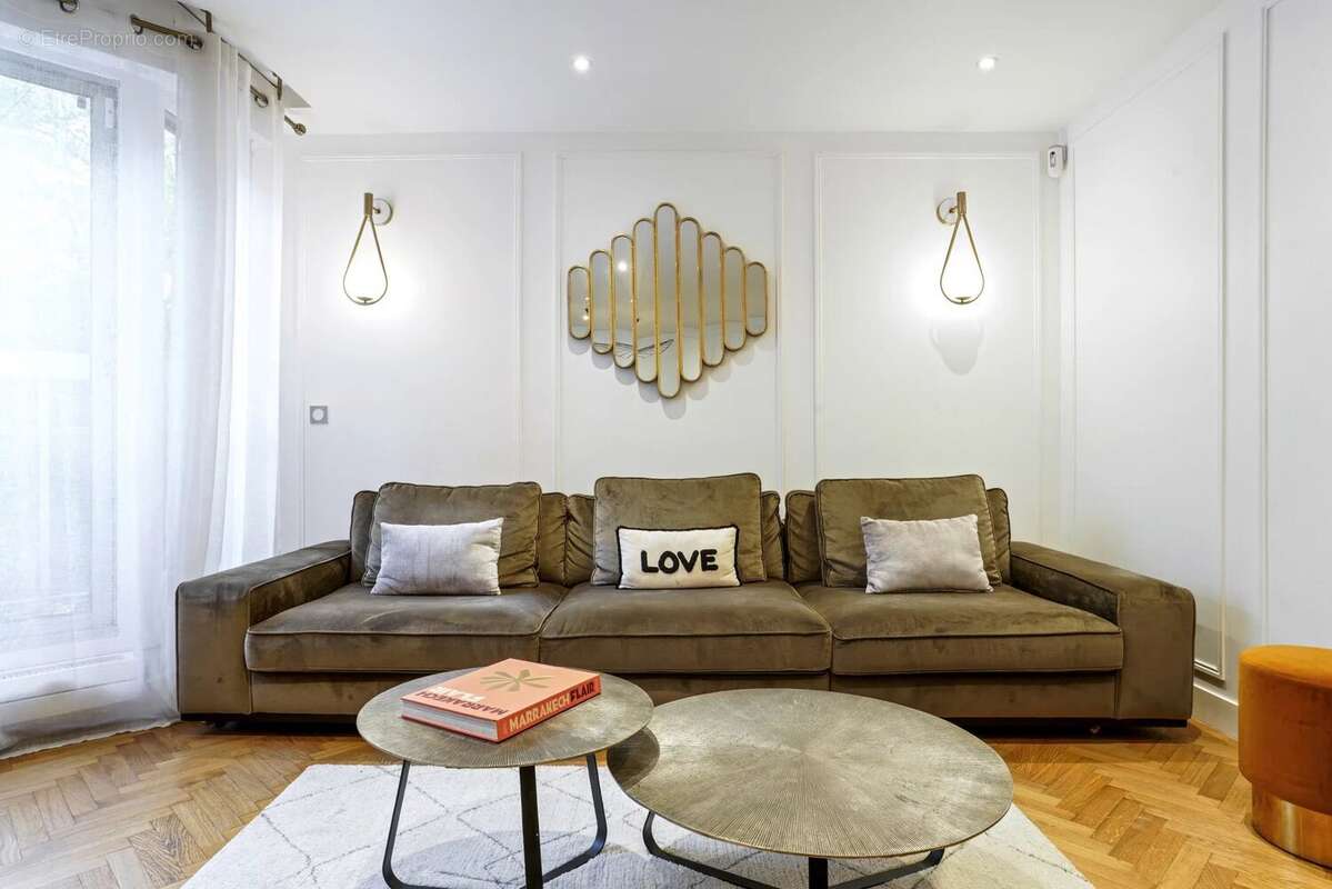 Appartement à COURBEVOIE