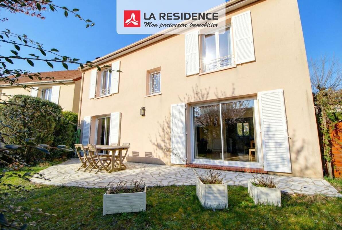 Maison à VERNEUIL-SUR-SEINE