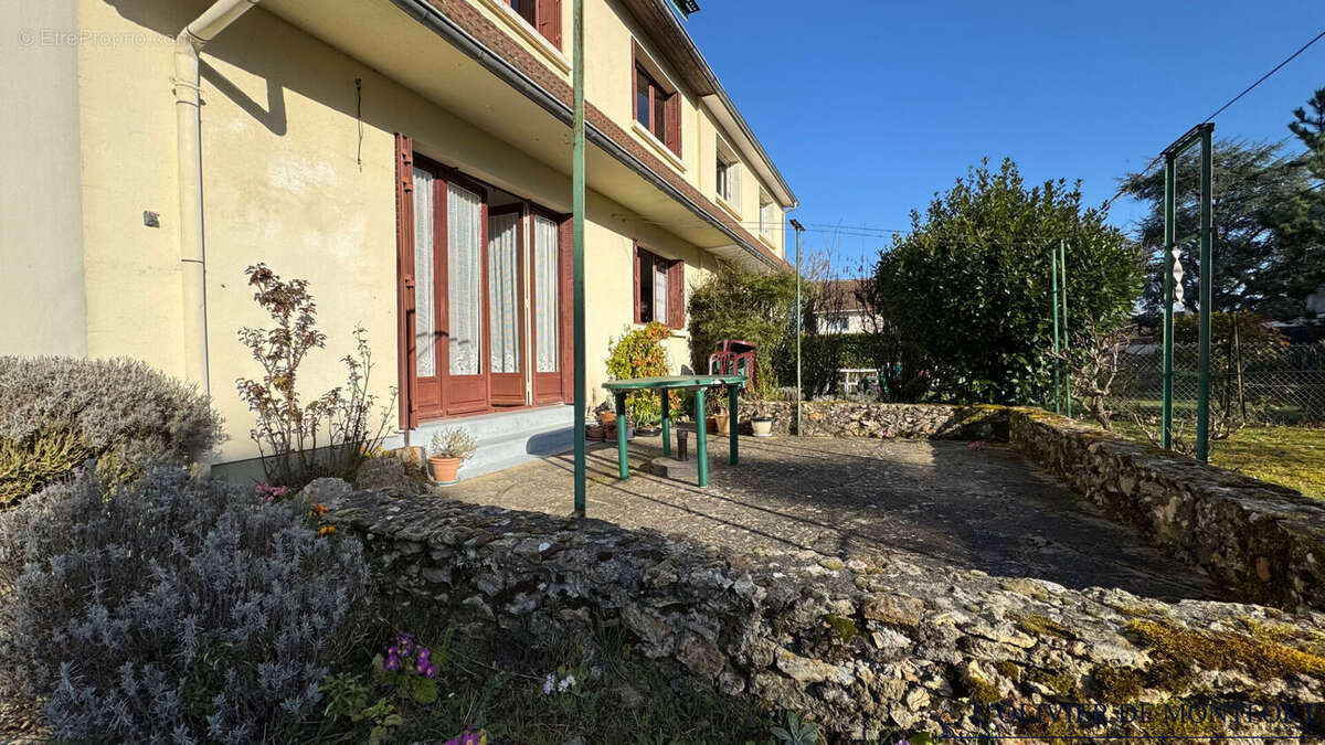 Maison à MONTFORT-L&#039;AMAURY