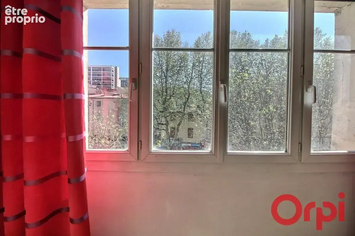 Marseille 13003 – Quartier La Villette : T3 traversant 74 m² – Lumineux – Balcon & Cave - photo 7
