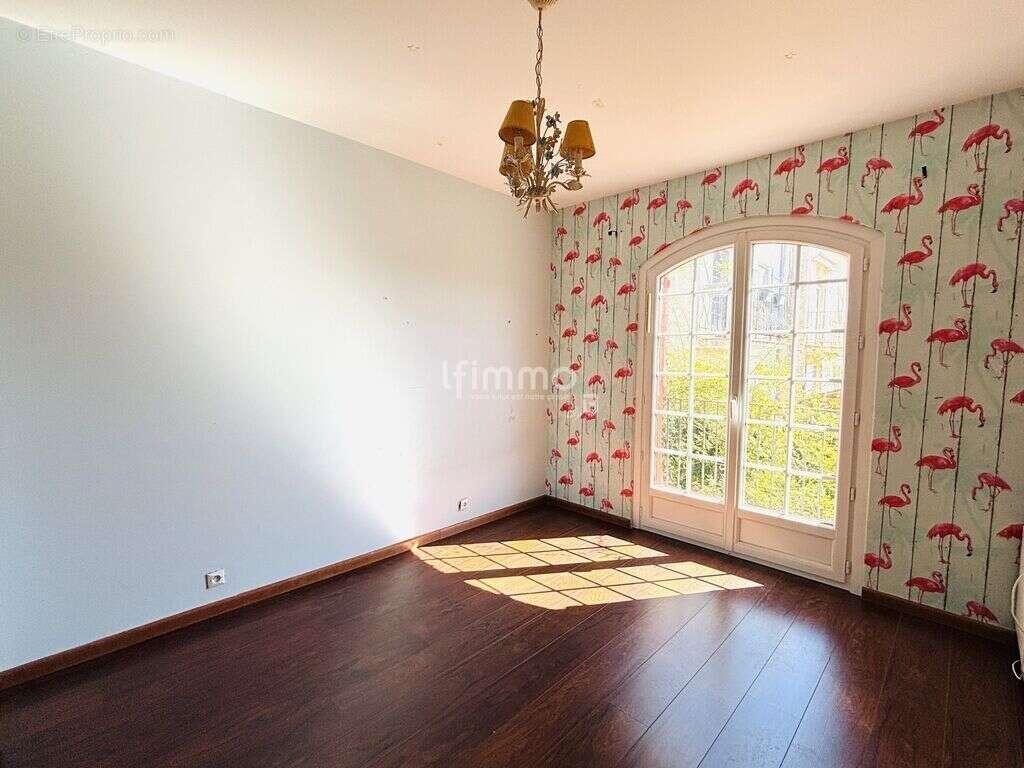 Maison à VILLENEUVE-LOUBET