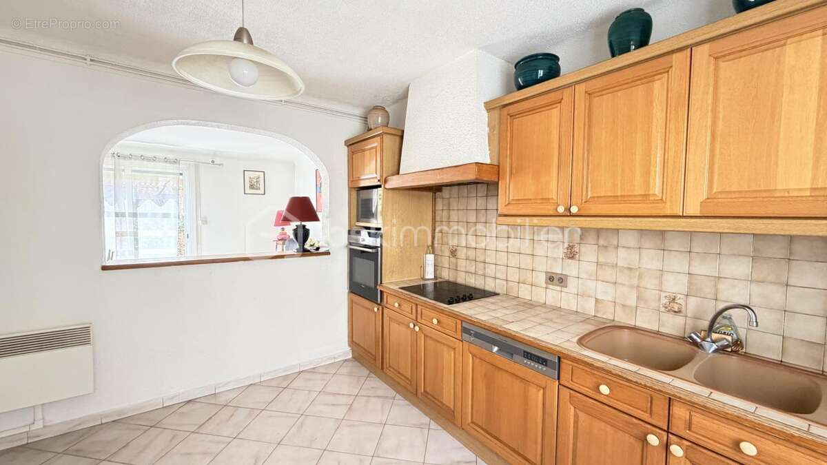 Maison à PEZILLA-LA-RIVIERE