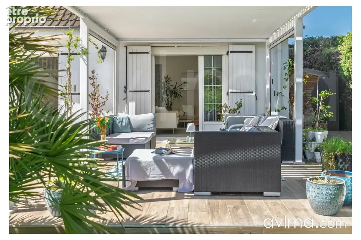 Coup de coeur assuré - Maison familiale rénovée - 4/5 chambres - terrasse de 150m2 - photo 3