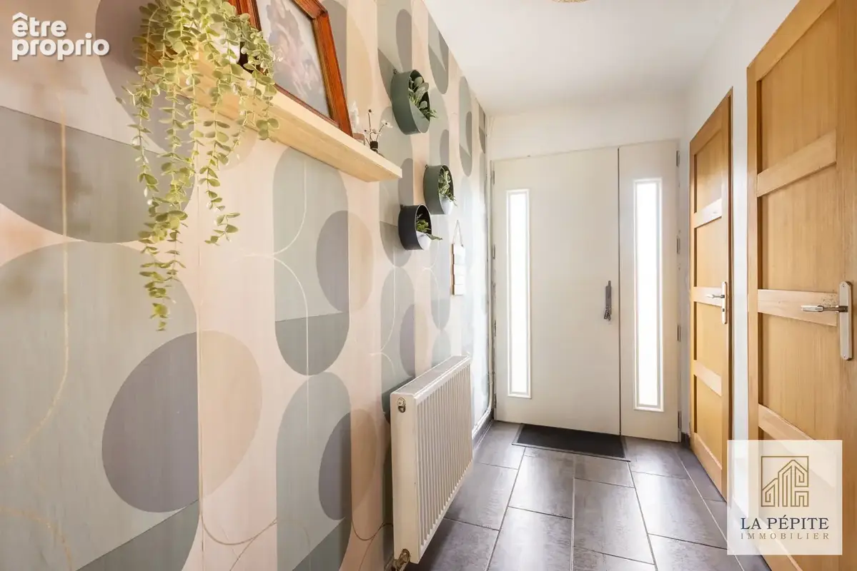 EXCLUSIVITE - Maison semi individuelle de 106m2 - 4 chambres - 1 bureau - jardin - garage - 2 places de statio - photo 9