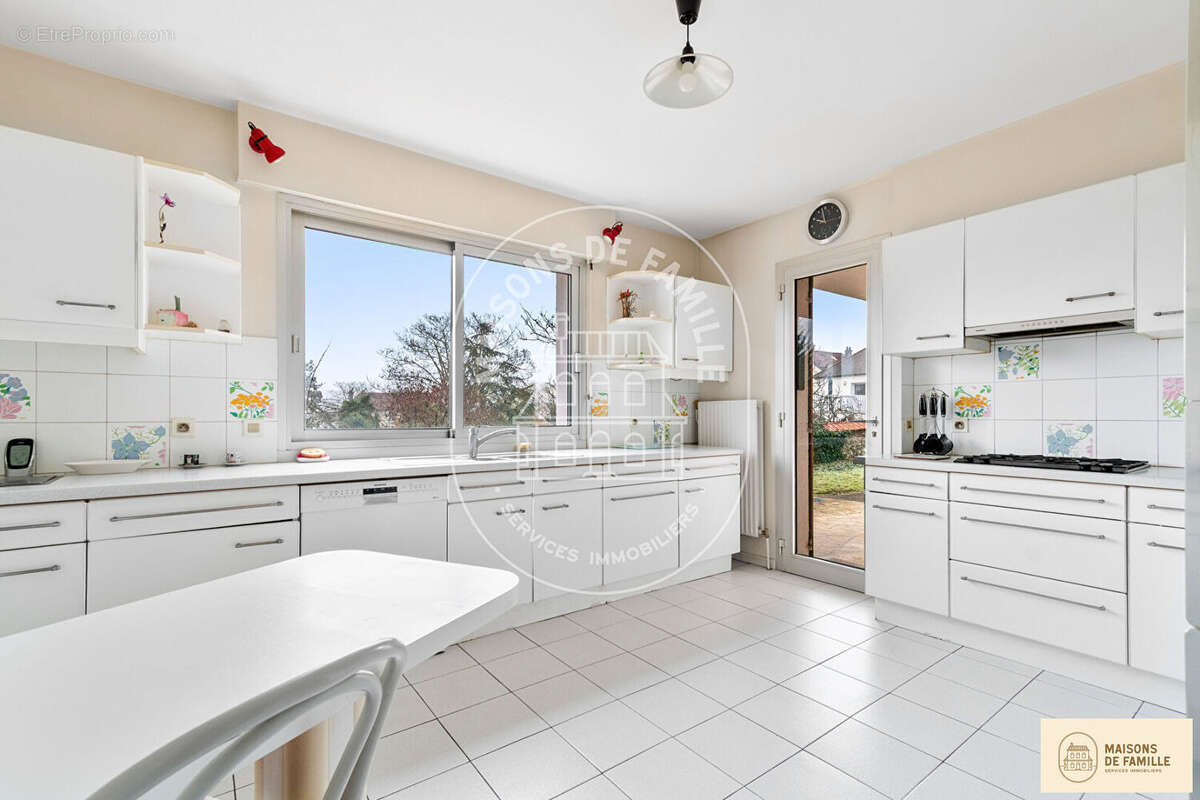 Maison à vendre Bougival - 203m2 - terrain- 908m2 - photo 11