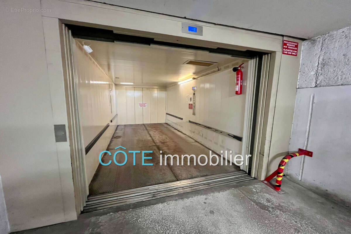 Parking à ANTIBES