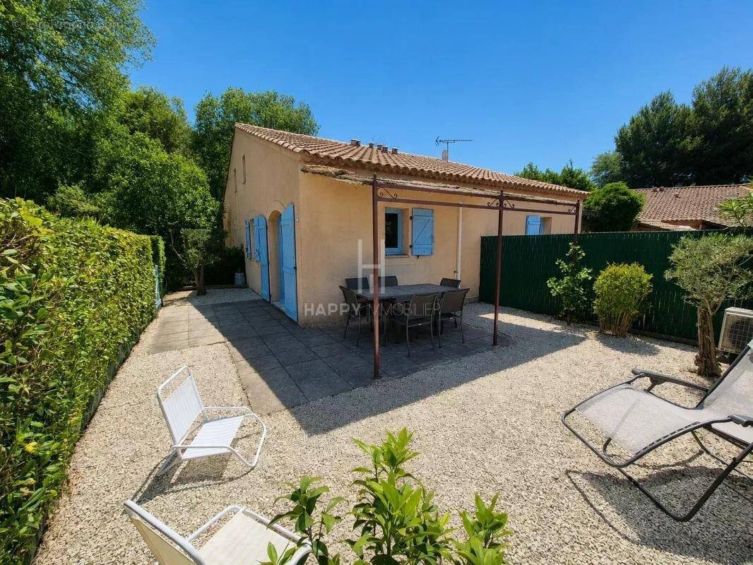 Maison à MOURIES