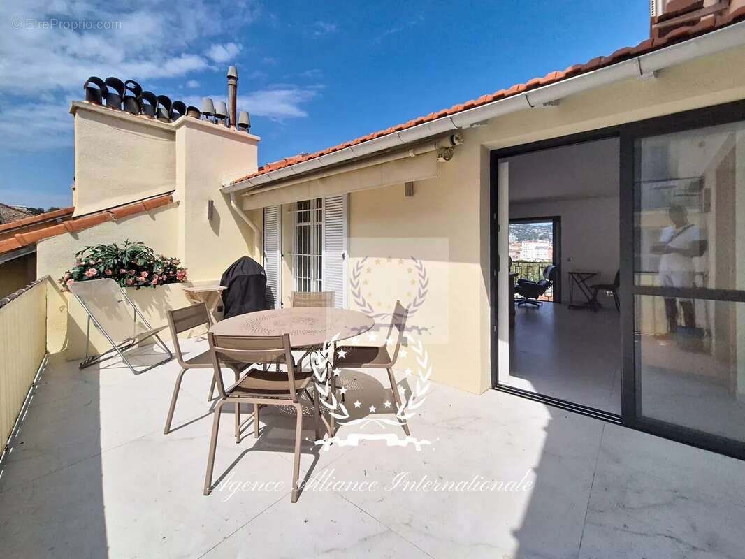 Dernier étage d'exception de 100 m² – terrasse – vue mer & port - photo 13