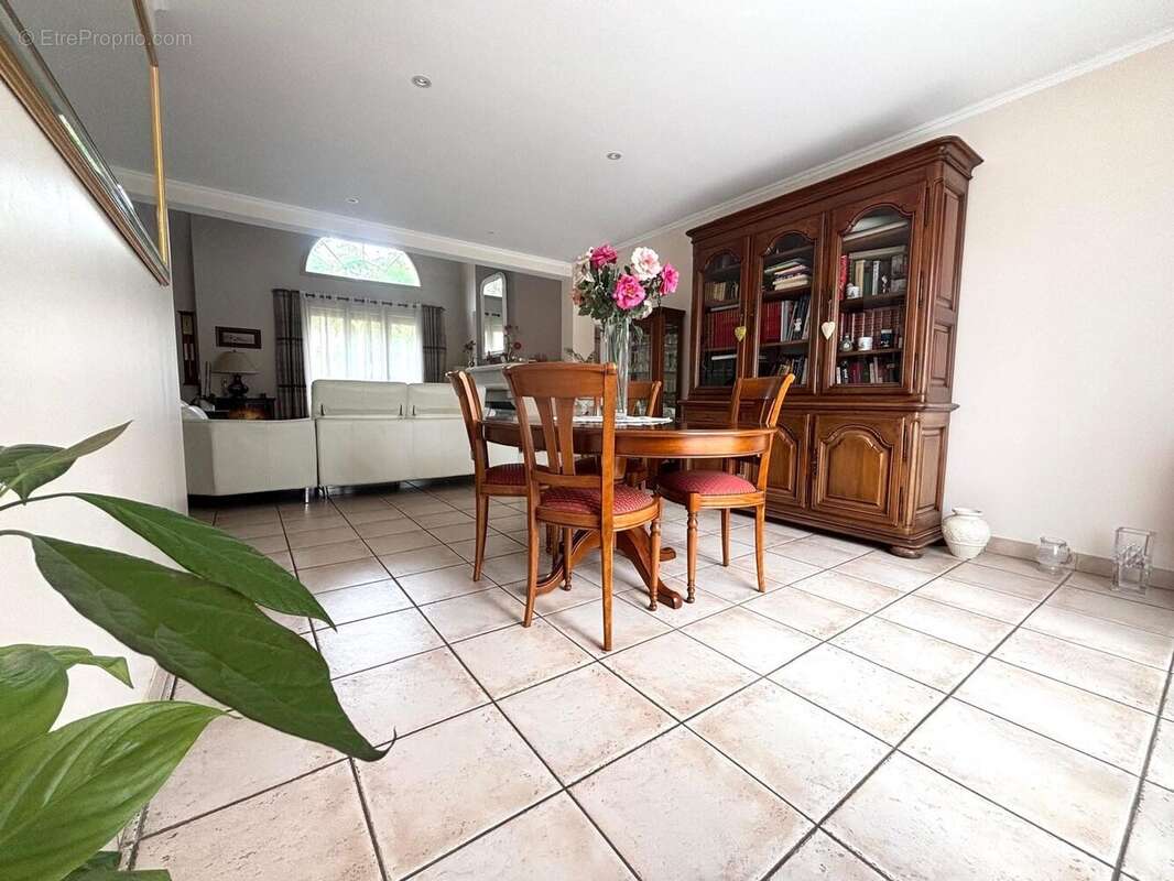 Maison 170 m² à Etiolles  - photo 3