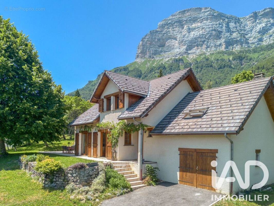 Photo 1 - Maison à LA TERRASSE