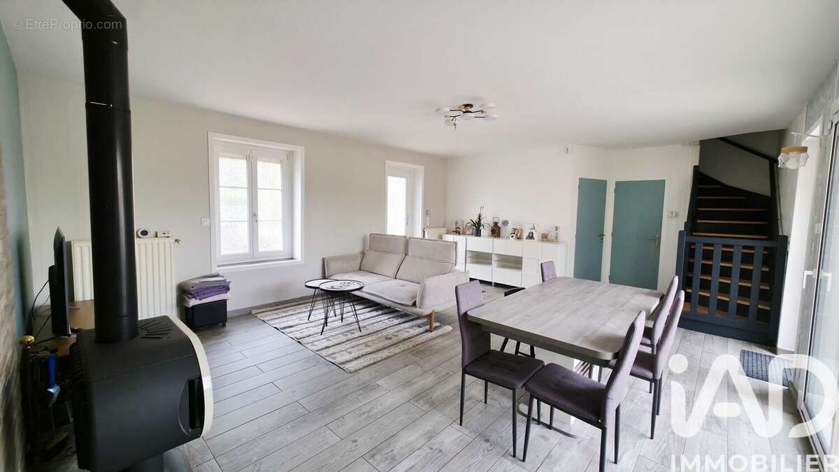 Photo 5 - Maison à VEAUCHE