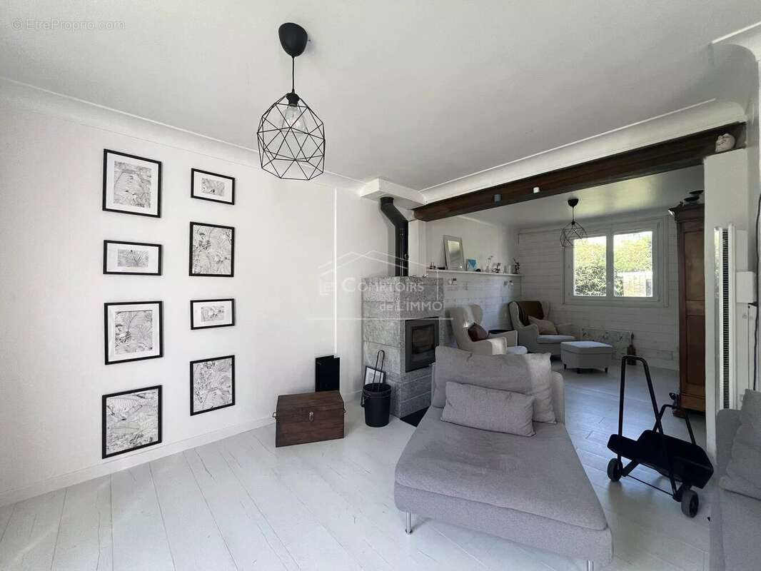 Maison à DONGES
