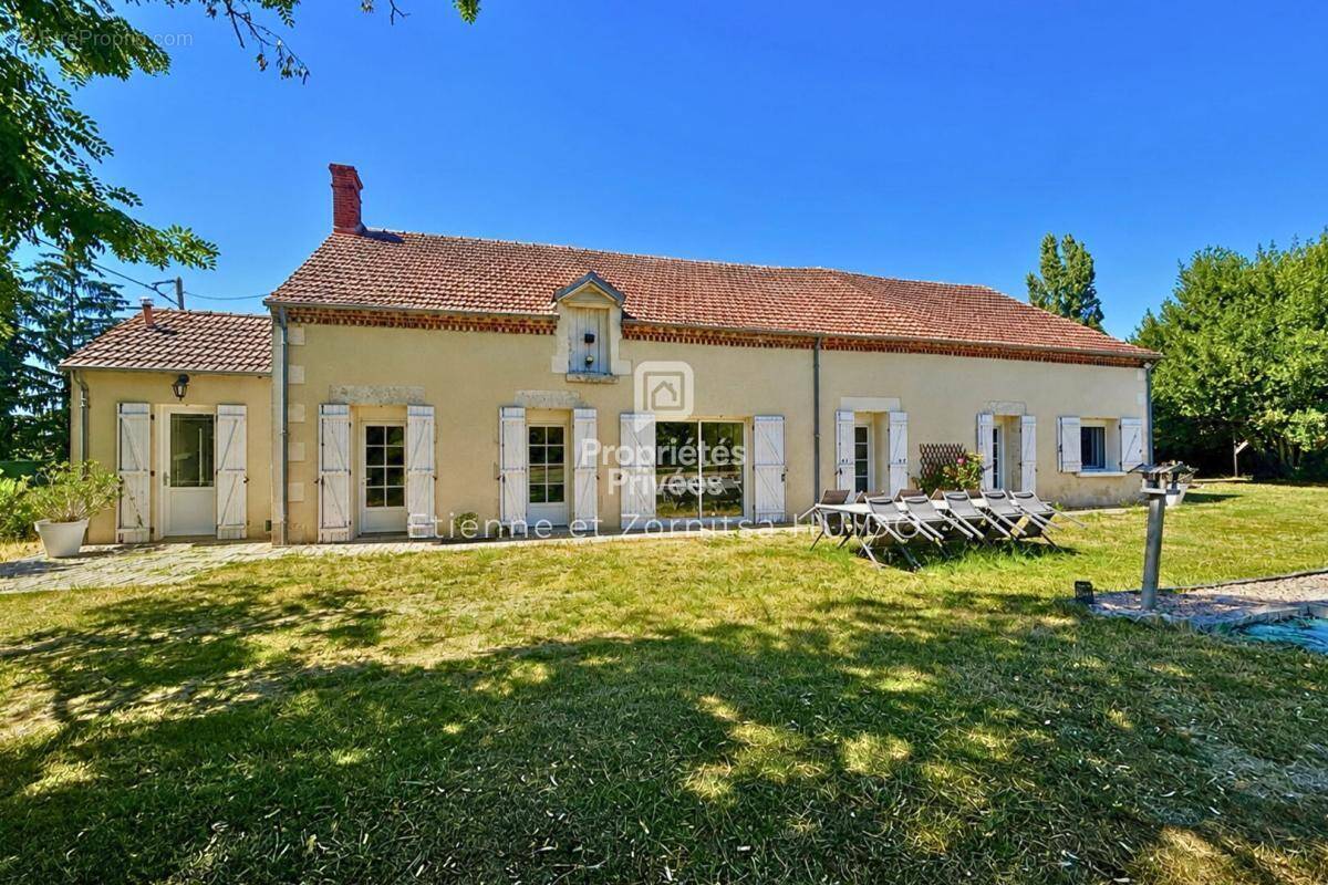 Maison à SAINT-CHRISTOPHE-EN-BAZELLE