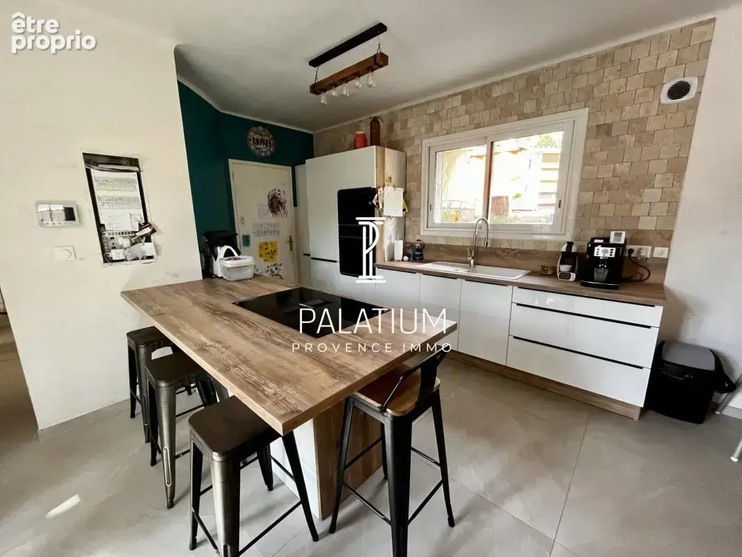 Villa 172m² - Garage 26m² - Terrain 912m² - photo 2