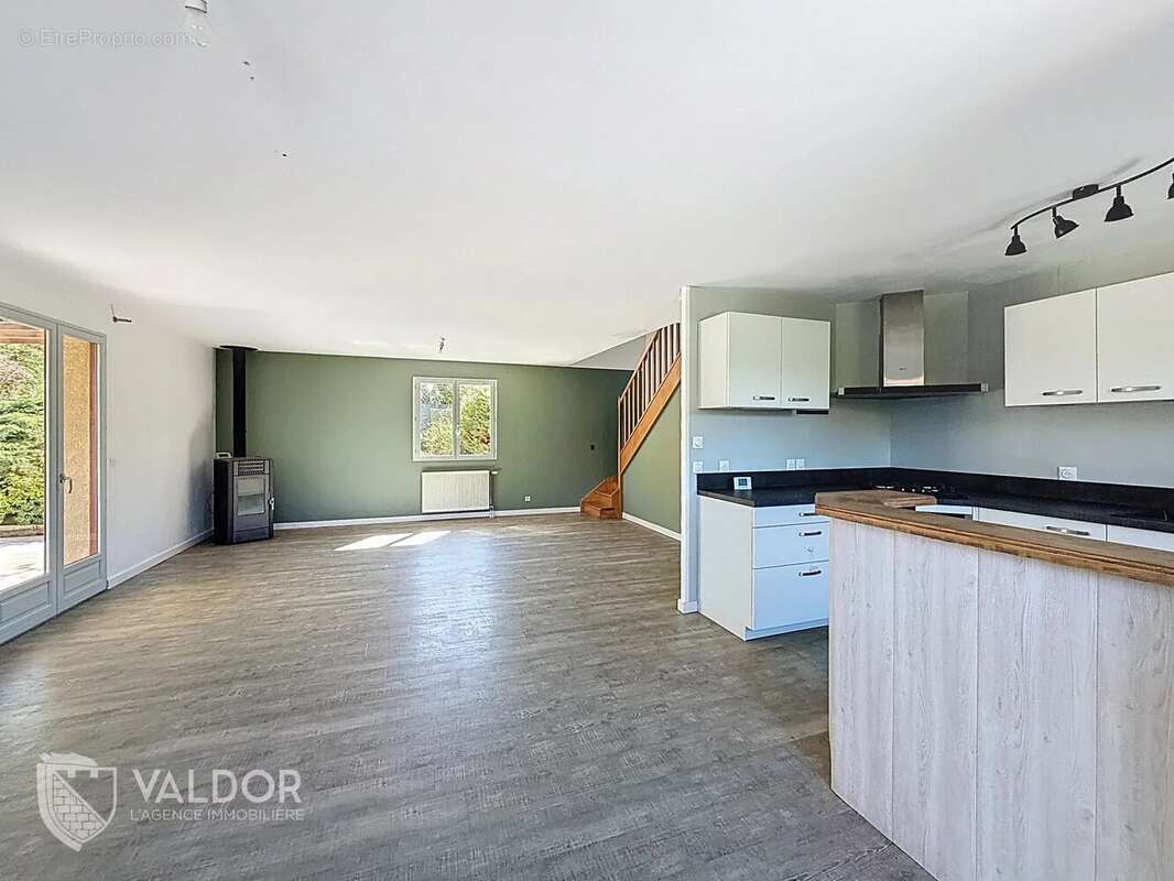 Maison à MONTMERLE-SUR-SAONE