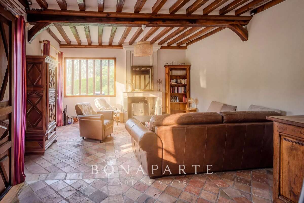 Domaine de 1 hectare avec rivière, moulin et maisons à colombages - photo 10