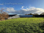 Parking à SAINT-LORMEL