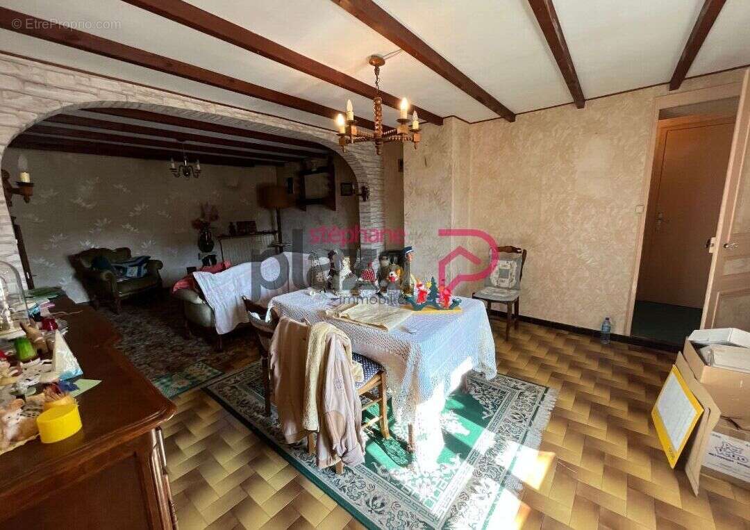 Maison à VALEMPOULIERES