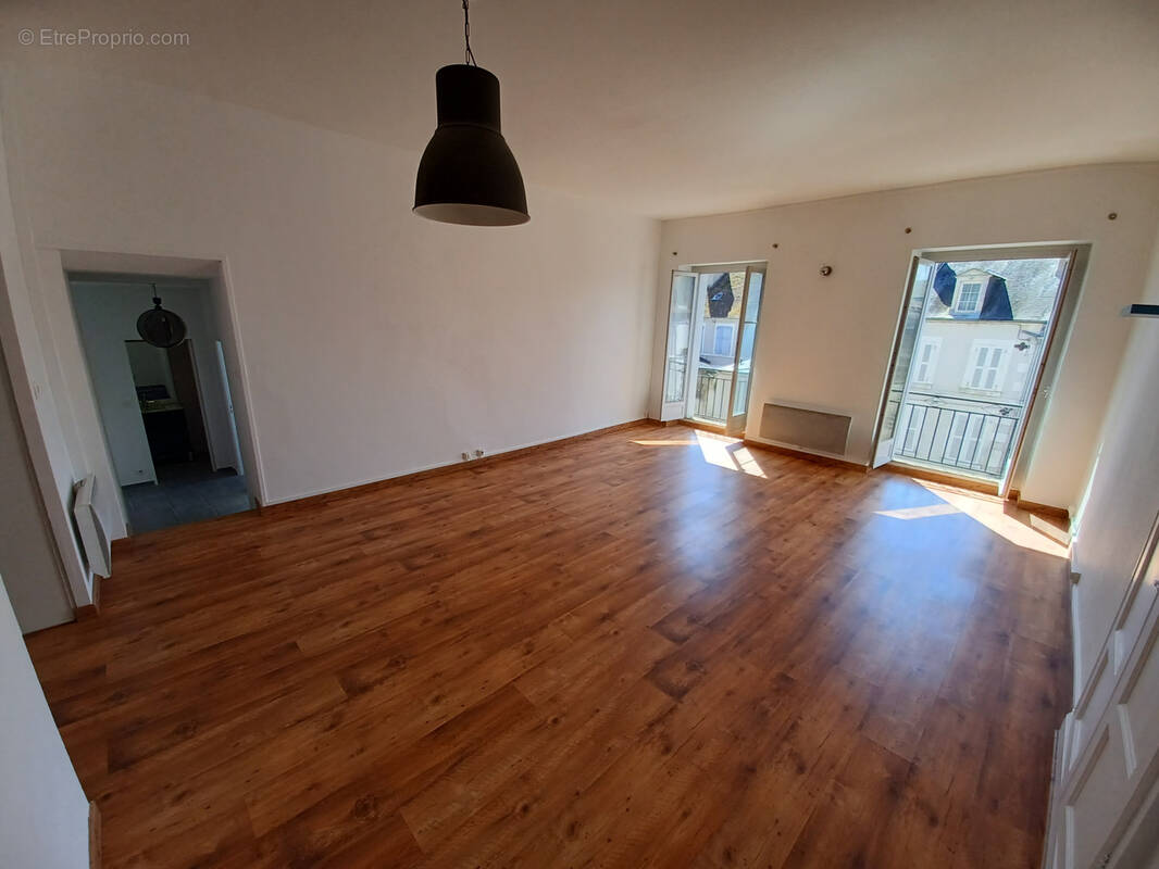 Appartement à LA CHARITE-SUR-LOIRE