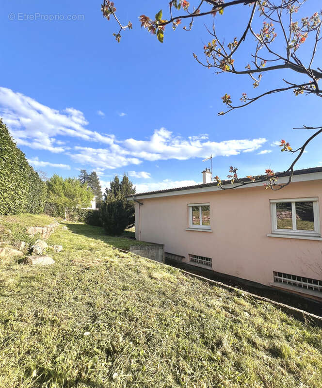 Maison à LA FOUILLOUSE