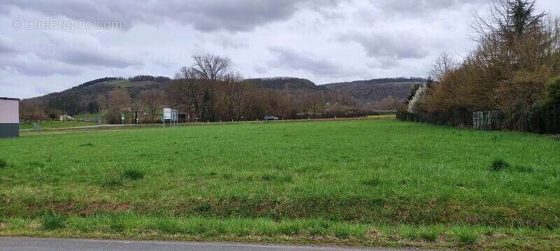 Terrain à PAZAYAC