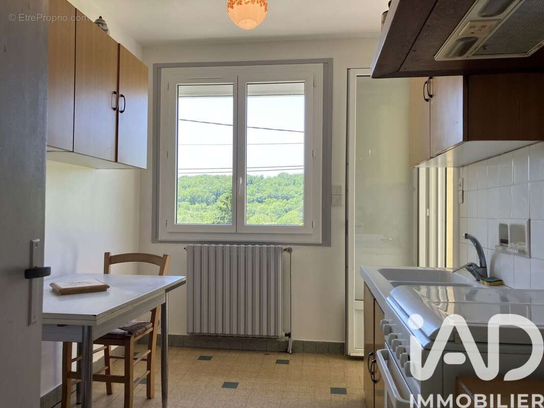 Maison 98 m² à Couze-Et-Saint-Front  - photo 3