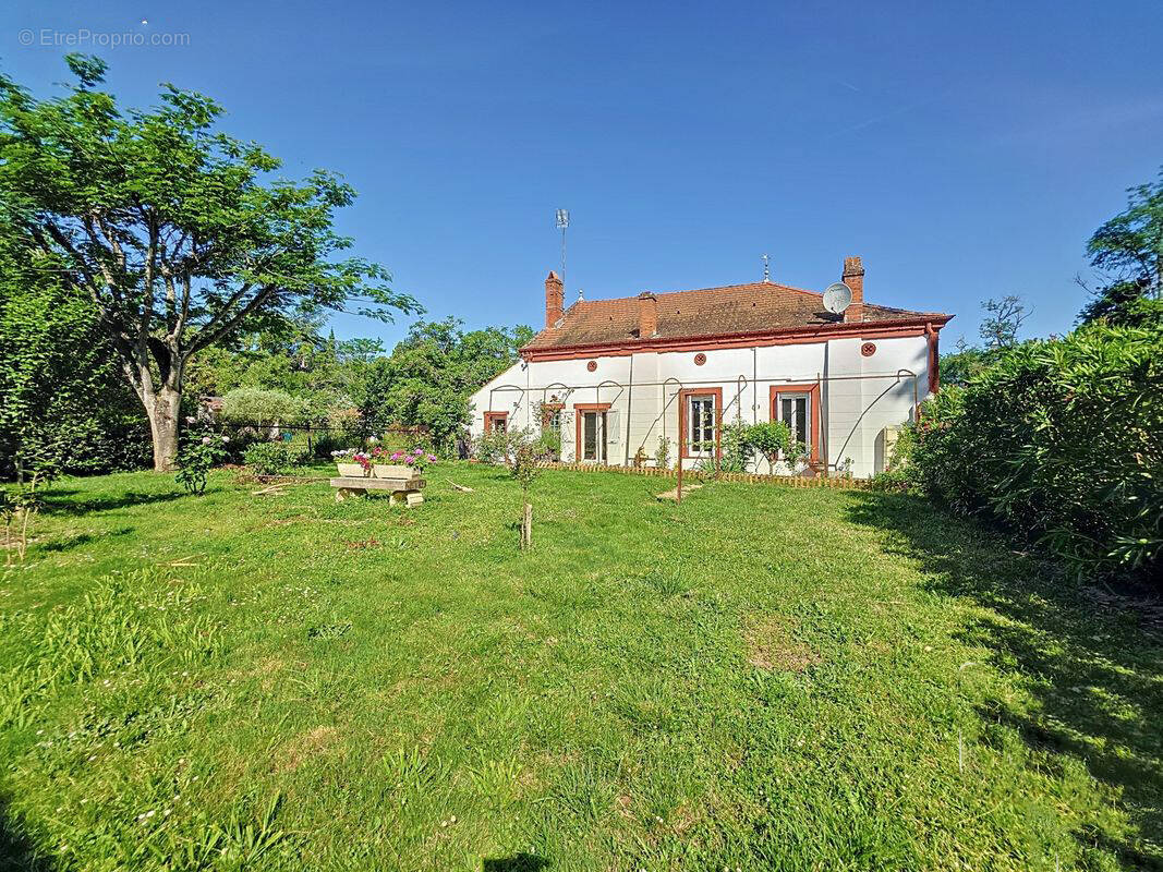 Maison à LISSAC