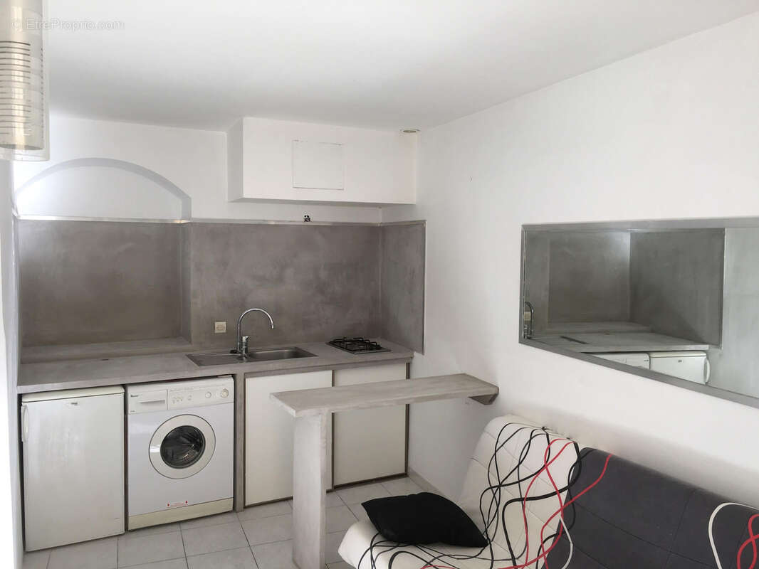 Appartement à PUISSALICON