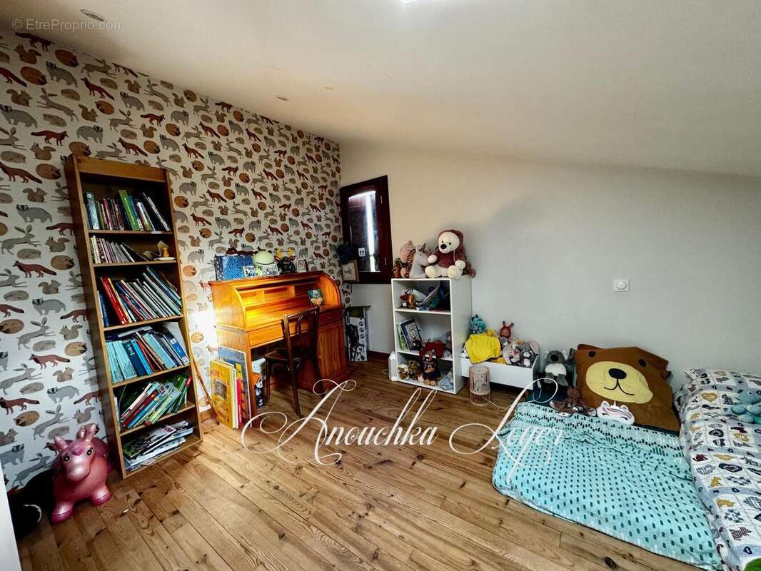 Maison 175 m² à Langon  - photo 7