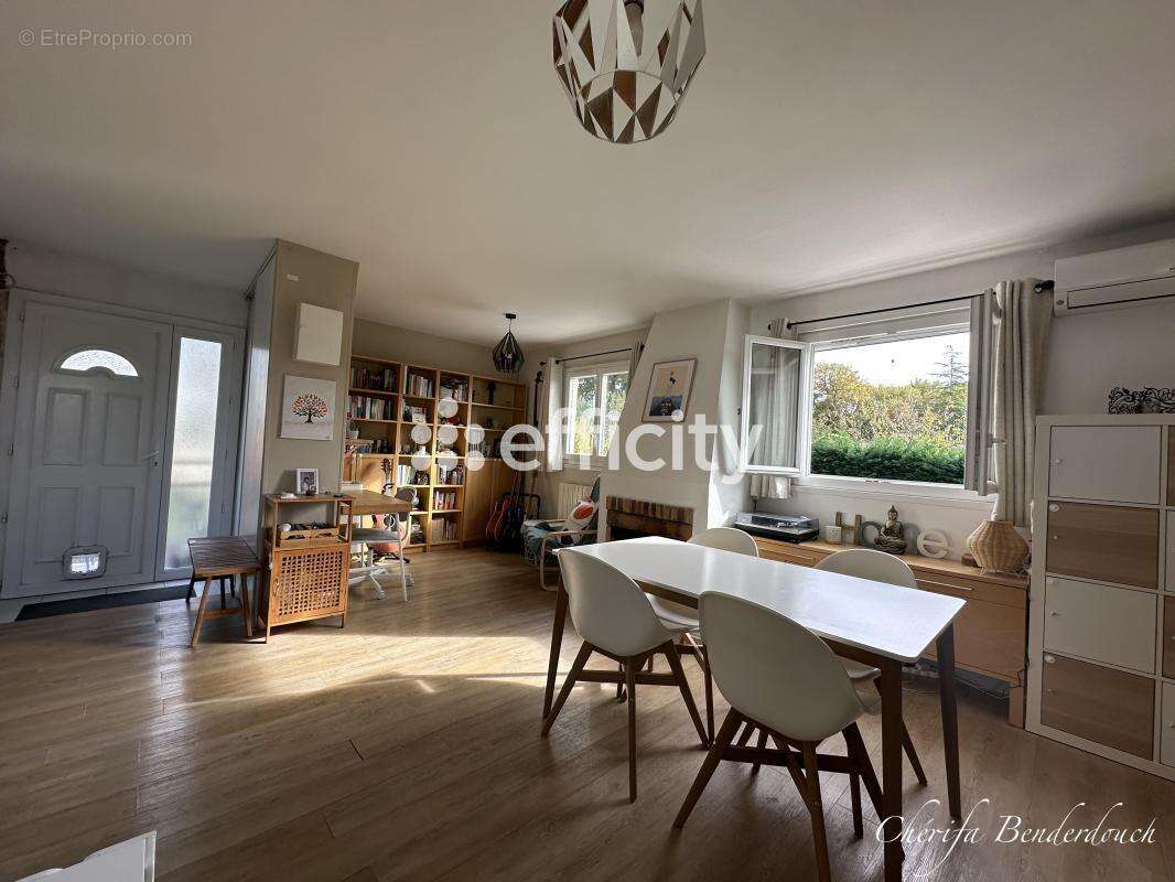 Appartement à TRESSES