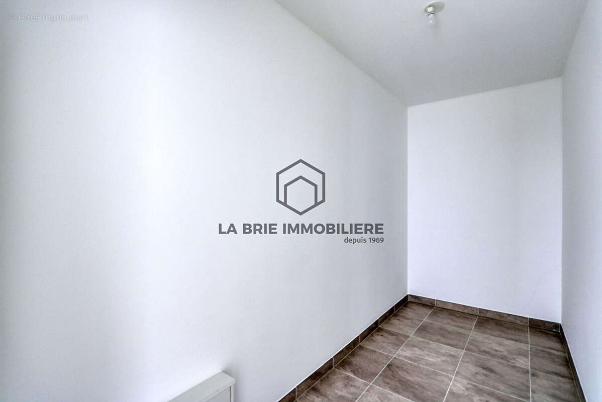 Appartement à EMERAINVILLE