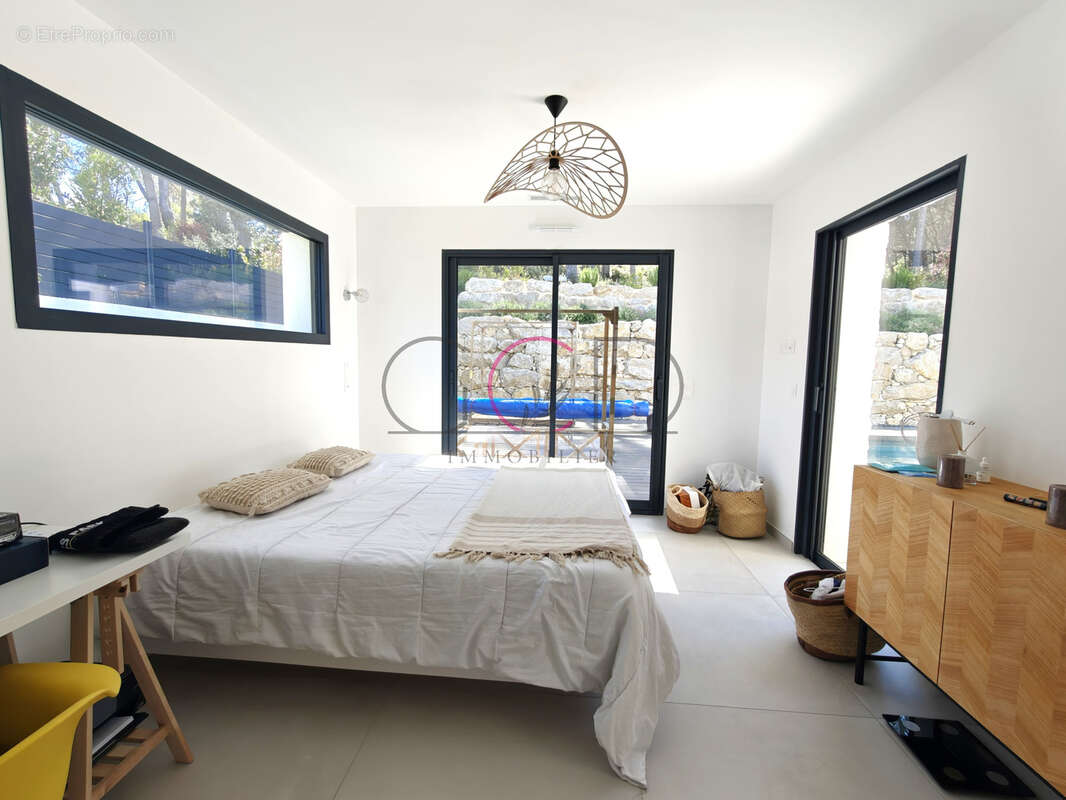 Maison à VENTABREN