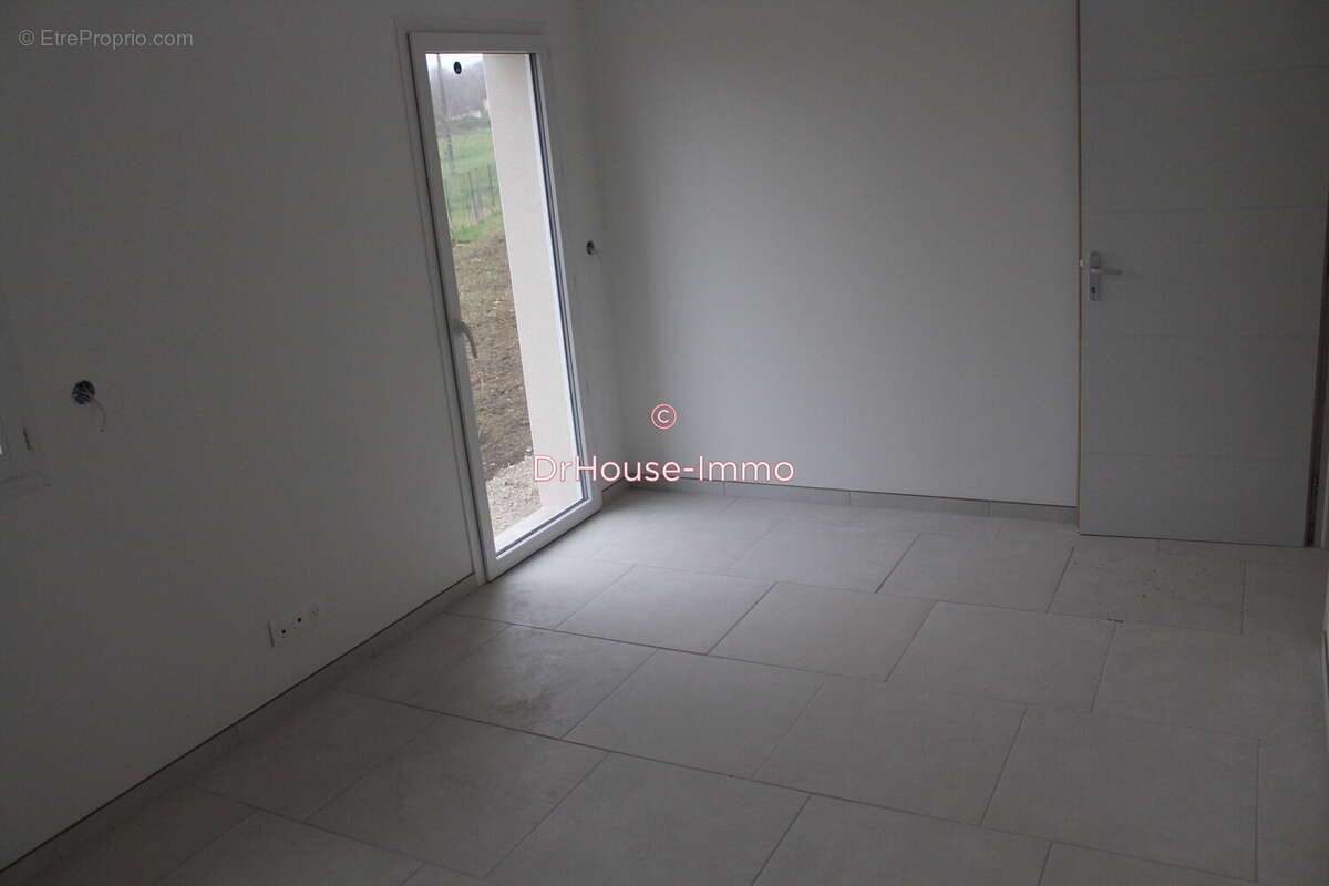 Maison à CHAMPNIERS