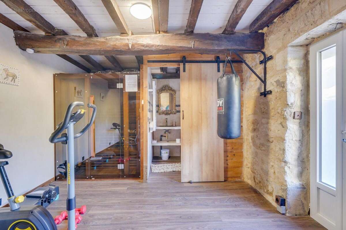 Maison 260 m² à Pauillac  - photo 9
