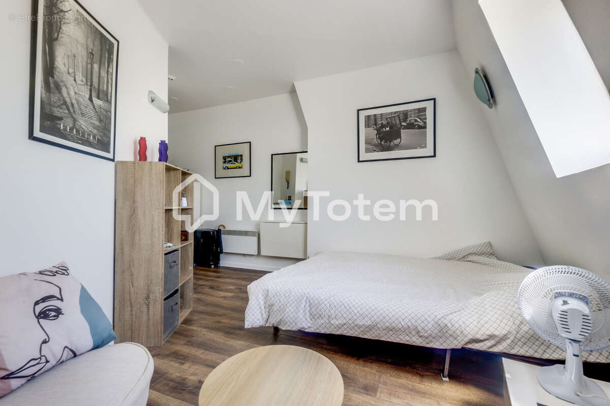 Appartement à PARIS-16E