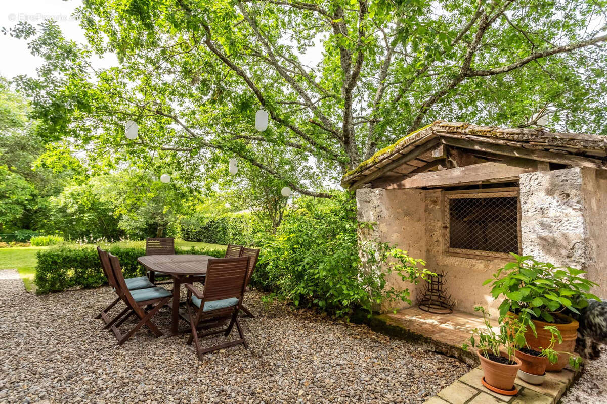 Maison de campagne avec piscine et annexe - photo 8