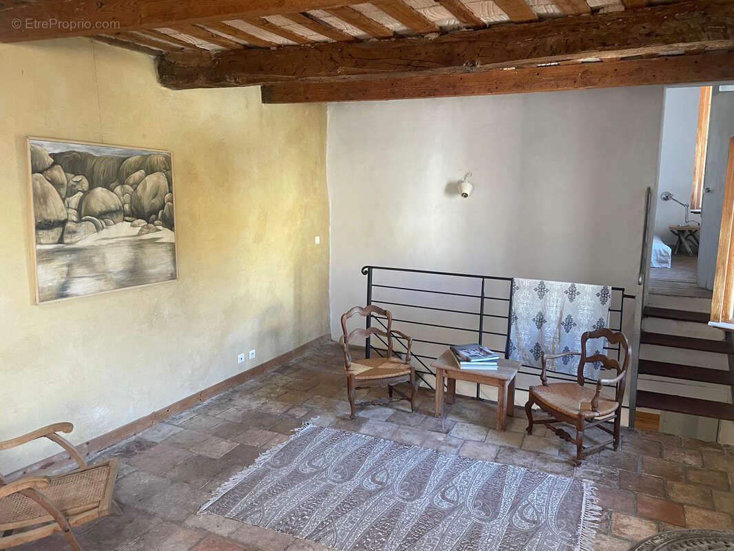 Maison à SAINT-QUENTIN-LA-POTERIE