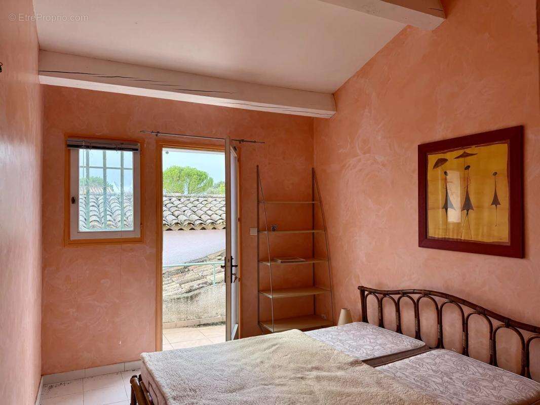 Maison à L&#039;ISLE-SUR-LA-SORGUE