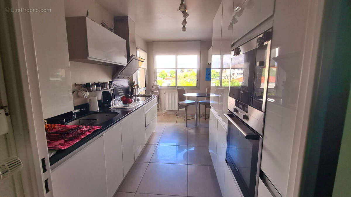 Appartement à SAINT-PRIEST-EN-JAREZ