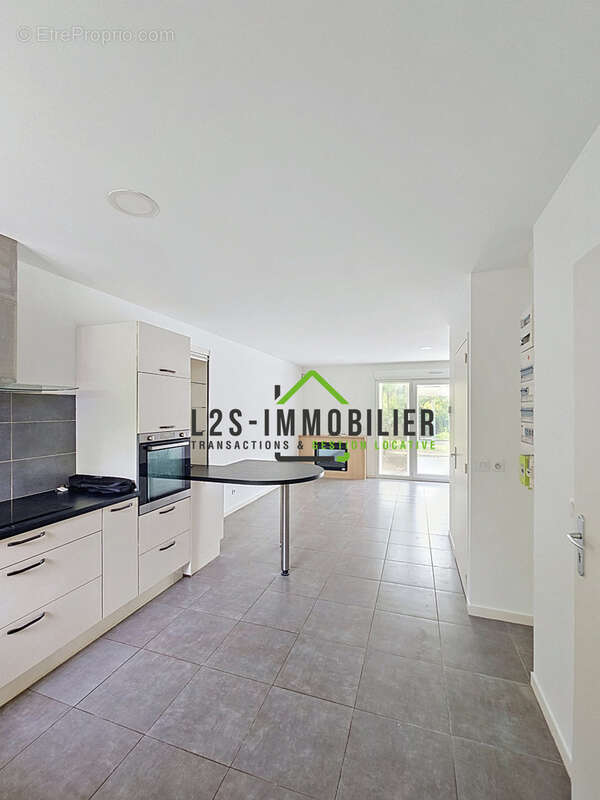 L2S IMMOBILIER MAISON F5 de 87 m2 (99 m2 avec véranda) avec Garage / Construction de 2015 - photo 2